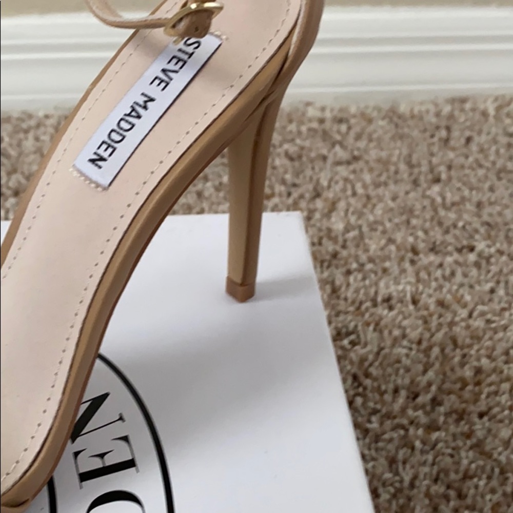 Steve Madden Stecy Neutral Sandals - Picture 4 of 5